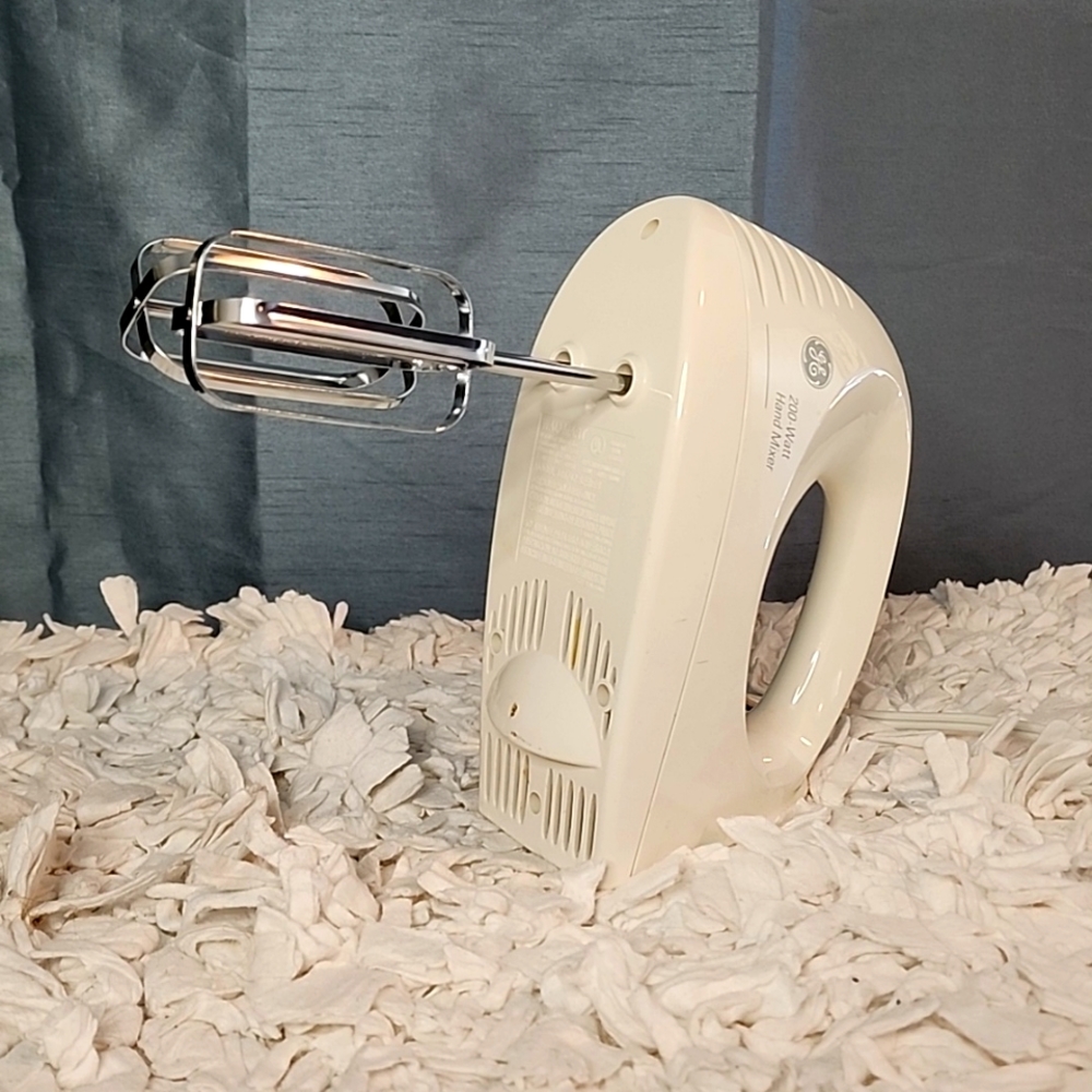 GE Hand Mixer